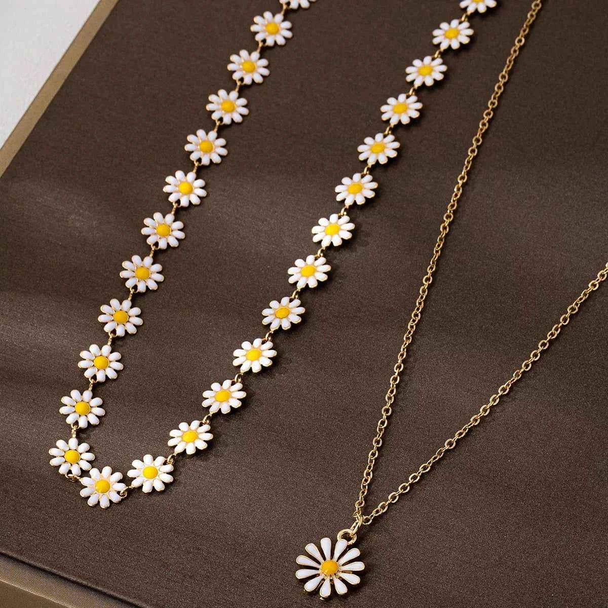 2 Piece 18K Gold-Plated Daisy Necklace Trendsi