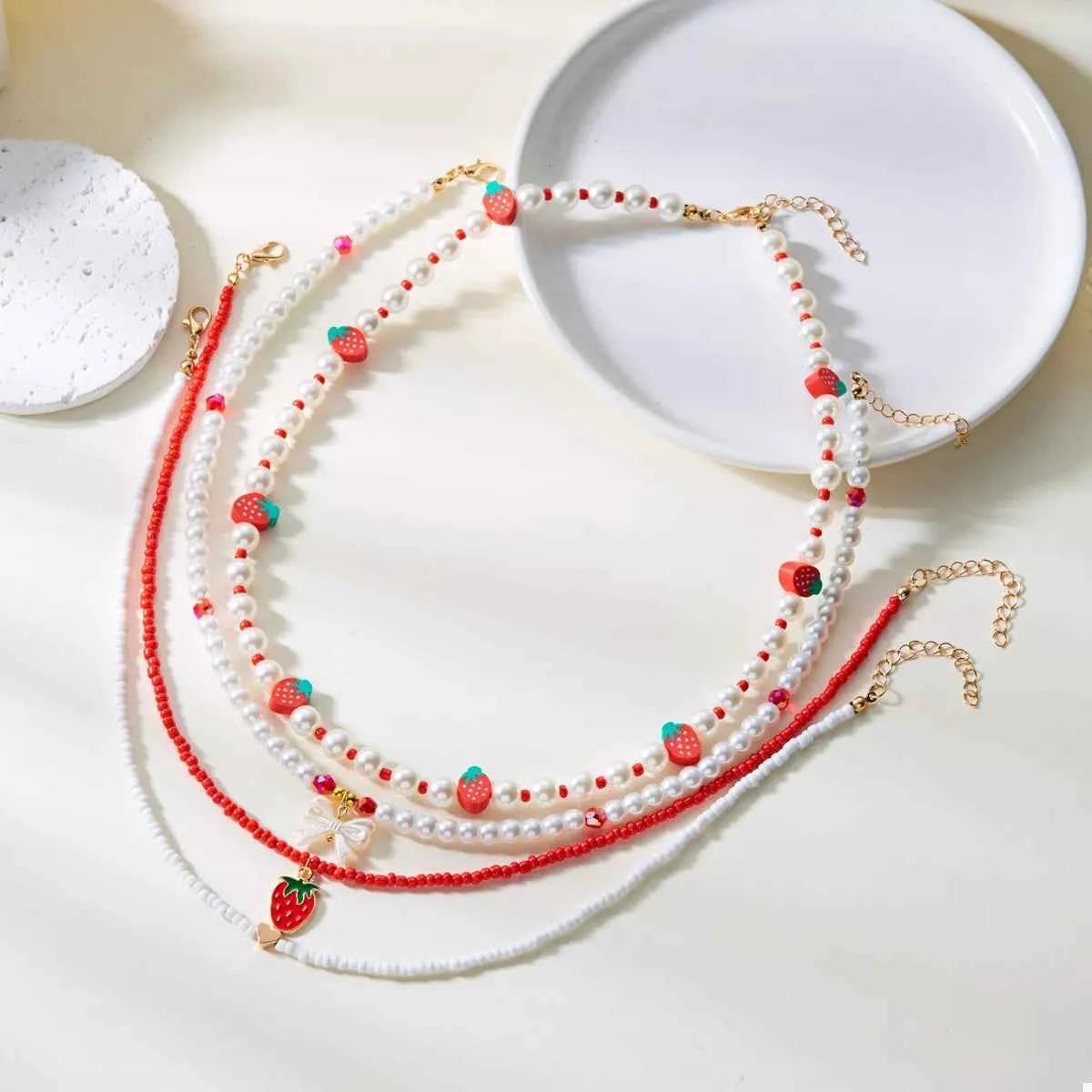 4 Piece Strawberry Pearl Beaded Necklace Red onesize Trendsi