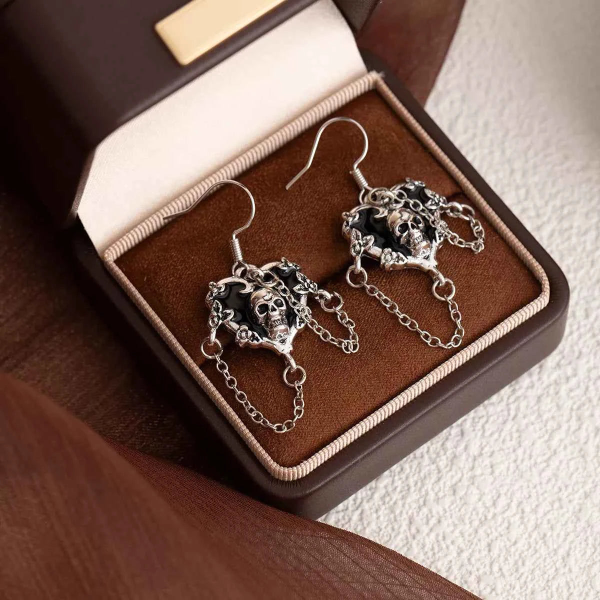 Gothic Heart Skull Earrings with Chain Detail - Halloween Statement Jewelry Trendsi