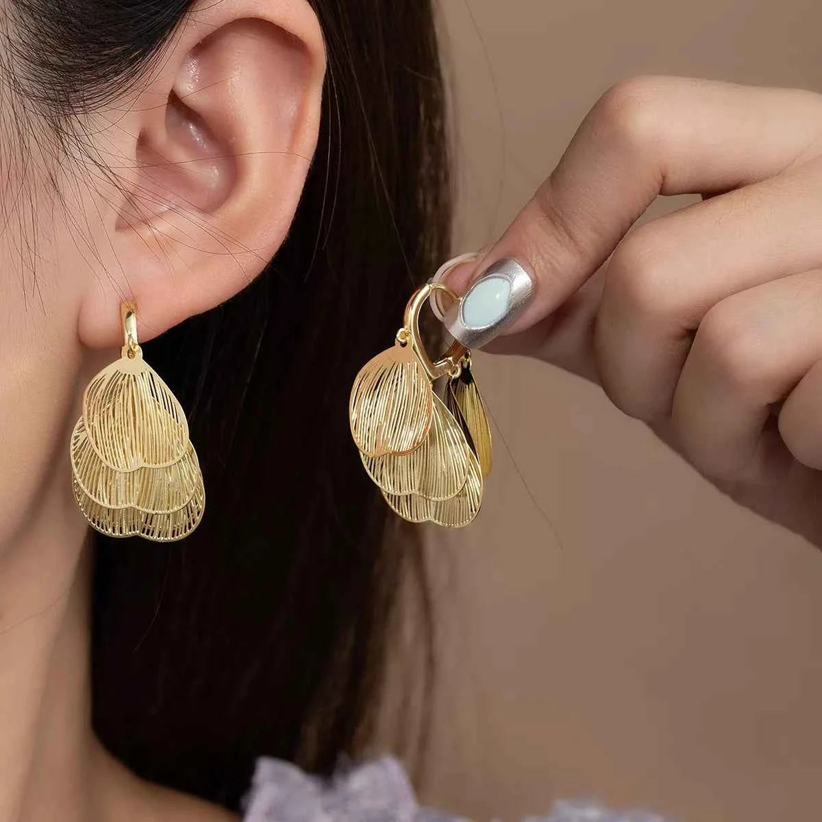 18K Gold-Plated Textured Leaf Drop Earrings Gold onesize Trendsi