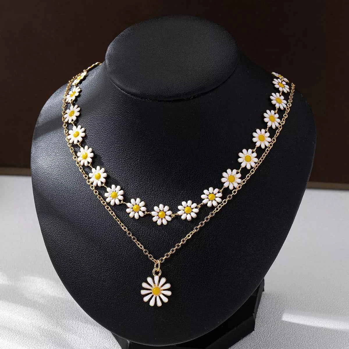 2 Piece 18K Gold-Plated Daisy Necklace Trendsi